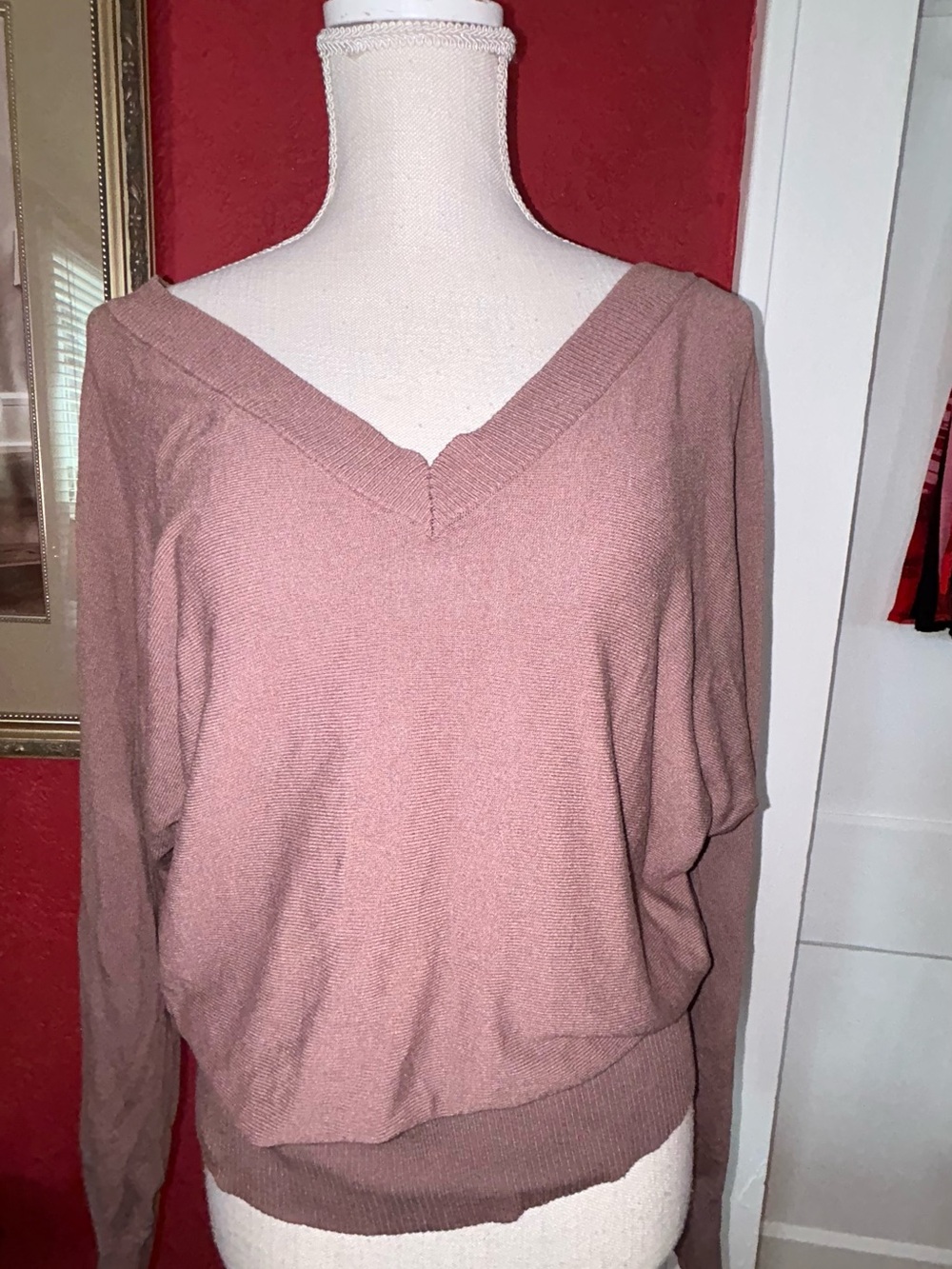 Womens Dusty Rose V-Neck Lightweight Sweater size large by Philosophy